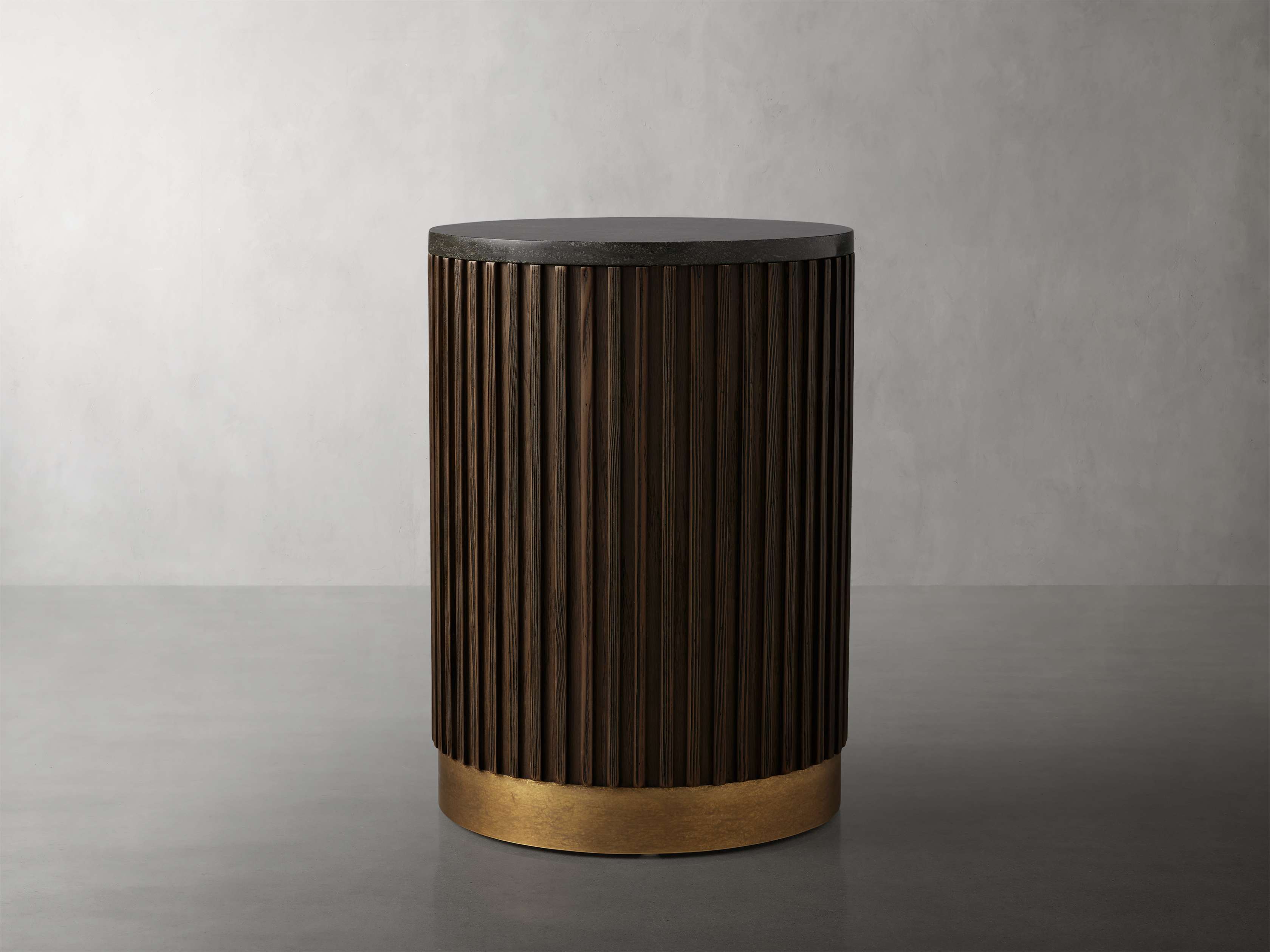 Finnley Pedestal - Elegant White Oak Design