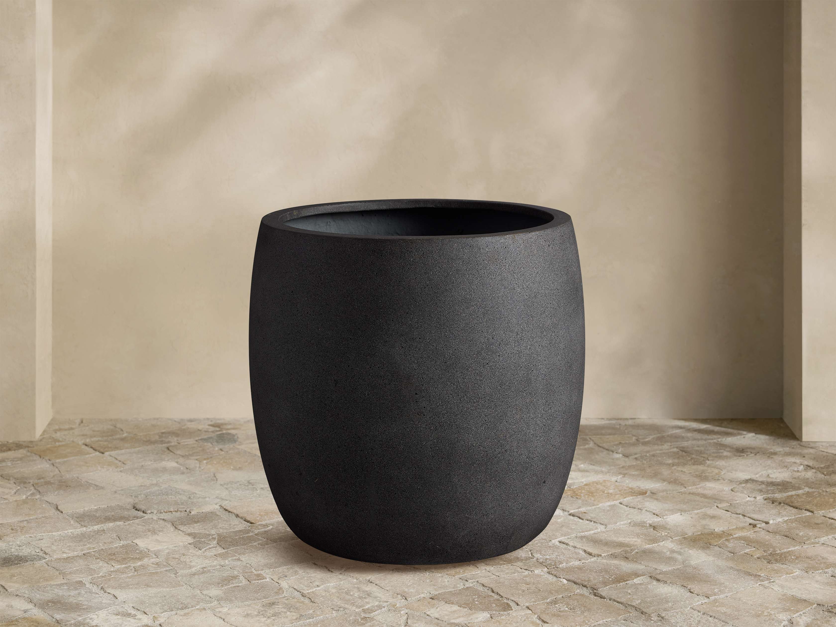 Ojai Outdoor Planter - Durable & Stylish Design